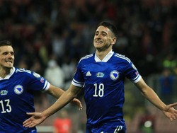 Profil Singkat Luka Menalo dan Sandy Walsh Pemain Baru Persib