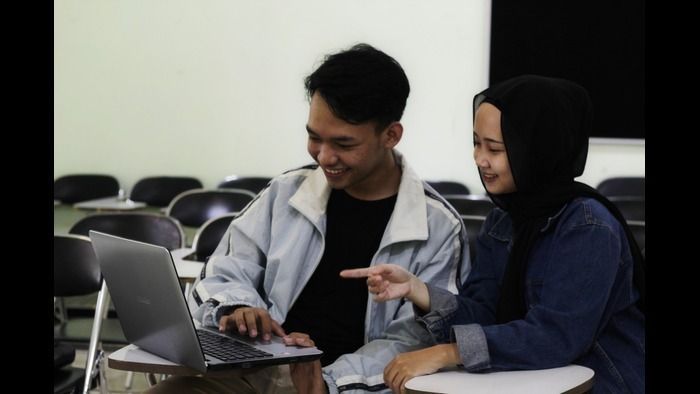 Mahasiswa UM kini memiliki kesempatan lebih luas untuk kuliah melalui Program PJJ Mahasiswa UM kini memiliki kesempatan lebih luas untuk kuliah melalui Program PJJ