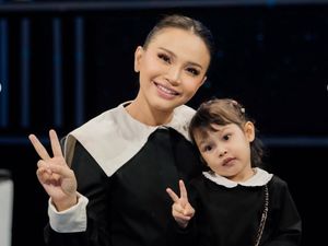 Potret Rossa Bareng Putrinya, Raina, yang Curi Atensi, Ibu-Anak Tampil Couple