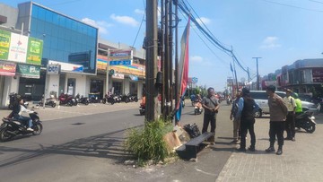 Teknisi Internet Tersengat Listrik Saat Pasang Kabel di Bogor, Dilarikan ke RS