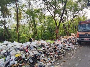Viral Lautan Sampah di Pinggir Jalan Cakung Jaktim, Kini Sudah Dibersihkan