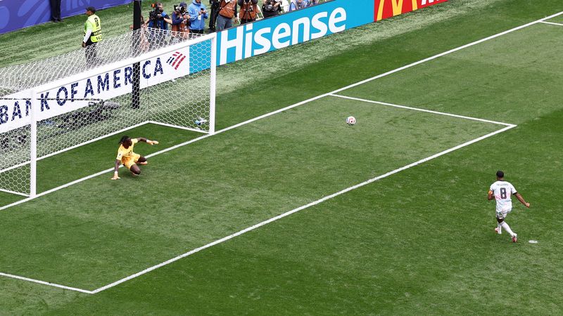 Youri Tielemans Soccer Football - FIFA World Cup 2026 - Round of 32 - Belgium v Senegal - Seattle Stadium, Seattle, Washington, U.S. - July 1, 2026 Belgium's Youri Tielemans scores their third goal from the penalty spot past Senegal's Mory Diaw REUTERS/Lee Smith TPX IMAGES OF THE DAY