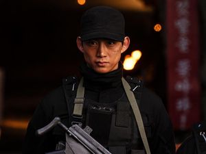 Potret Taecyeon di Episode Agent Kim Reactivated Malam Ini