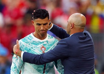 Saat Cristiano Ronaldo Nggak Bikin Drama Ketika Diganti