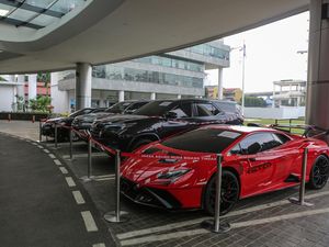 Lamborghini Bos Tambang Ketahuan Jaksa Diumpetin di Gang
