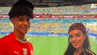 Gaya Sporty Georgina Rodriguez Dukung Portugal di Piala Dunia Bareng Keluarga