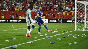 Gol Dianulir VAR, Suporter Kroasia Ngamuk di Stadion