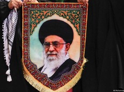 Iran Mulai Prosesi Pemakaman Ayatollah Khamenei