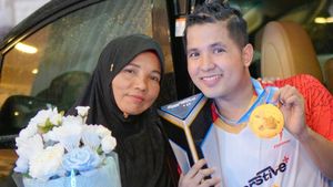 Jirayut Kasih Hadiah Mobil Keren Untuk Ibu