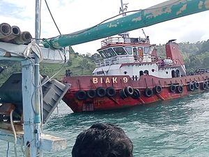 Kapal Tongkang Bawa 600 Ton Batu Bara dari Berau Terdampar Sejak Selasa