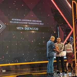 Ni Ketut Ngasti (MEN DJENGGO)