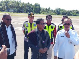 Mendes Yandri Susanto Sambangi BUMDes di Flores Timur