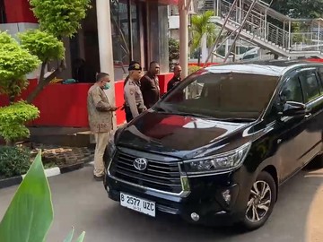 Bupati Langkat Tiba di KPK Usai Terjaring OTT Suap Proyek