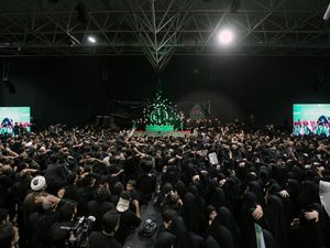 Teriakan Matilah Amerika Bergema di Pemakaman Khamenei
