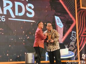 Transparansi APBD Antar Gianyar Raih Penghargaan detikBali-Nusra Awards