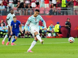 Gerak Bibir Cristiano Ronaldo Sebelum Penalti Diduga Ucap Bismillah