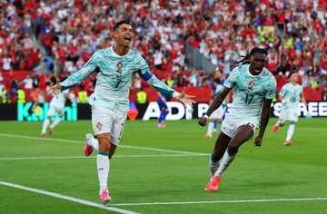 Portugal Balikkan Keadaan, Singkirkan Kroasia 2-1
