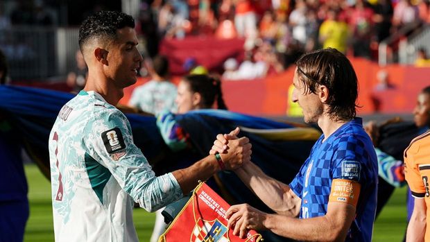 Portugal vs Kroasia Soccer Football - FIFA World Cup 2026 - Round of 32 - Portugal v Croatia - Toronto Stadium, Toronto, Canada - July 2, 2026 Portugal's Cristiano Ronaldo shakes hands with Croatia's Luka Modric before the match IMAGN IMAGES via Reuters/John E Sokolowski