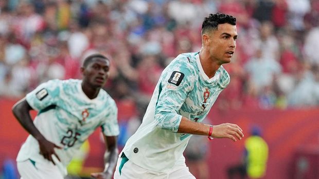Portugal vs Kroasia Soccer Football - FIFA World Cup 2026 - Round of 32 - Portugal v Croatia - Toronto Stadium, Toronto, Canada - July 2, 2026 Portugal's Cristiano Ronaldo in action with Nuno Mendes IMAGN IMAGES via Reuters/John E Sokolowski