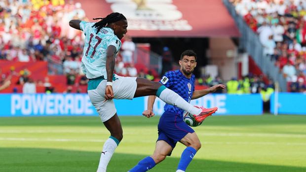 Portugal vs Kroasia Soccer Football - FIFA World Cup 2026 - Round of 32 - Portugal v Croatia - Toronto Stadium, Toronto, Canada - July 2, 2026 Portugal's Rafael Leao in action with Croatia's Mateo Kovacic REUTERS/Mike Segar