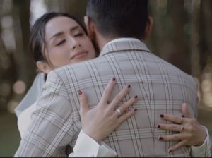 Selvi Kitty Bikin Penasaran, Bicara Lembaran Baru Peluk Cowok