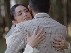 Siapa Sih Suami Baru Selvi Kitty?