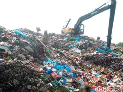 Ironi TPA Galuga Bogor, Sawah Nurdin Berubah Jadi Gunung Sampah