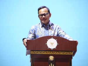 Banyak Kepala Daerah Kena OTT KPK, Wamendagri Tak Sepakat Dikaitkan Gaji