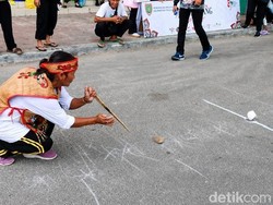Asa Melestarikan Permainan Tradisional Dayak dari Kotawaringin Barat
