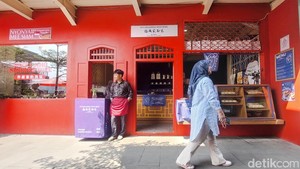 Little Nyonya: Menyesap Atmosfer Pacinan di Lembang