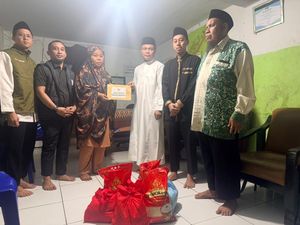 Gubernur Sulsel Salurkan Bantuan untuk Keluarga Korban Tenggelam di Makassar