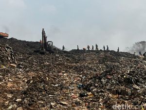 Kebakaran TPA Jatiwaringin Sudah 5 Hari, Meluas hingga 15 Hektare