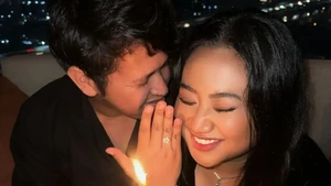 Maria Simorangkir Dilamar dari Tempat Tertinggi di Bekasi