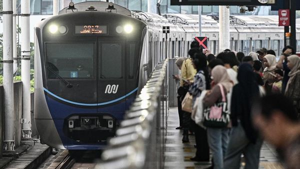 Minat Naik Transportasi Umum di Jakarta Terus Bertumbuh