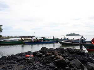 Pantai Tanjung Dewa, Surga Tersembunyi di Tanah Laut