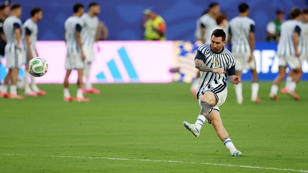 Soccer Football - FIFA World Cup 2026 - Round of 32 - Argentina v Cape Verde - Miami Stadium, Miami Gardens, Florida, U.S. - July 3, 2026 Argentina's Lionel Messi during the warm up before the match REUTERS/Paul Childs
