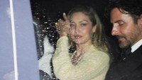 Foto: Gigi Hadid Hingga Jessica Alba di Pernikahan Taylor Swift-Travis Kelce