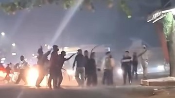 Viral Tawuran Pemuda Bersajam hingga Tutup Jalan di Parung Bogor