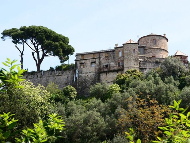 Castello Brown, lokasi pernikahan mewah selebriti dunia/Foto: Dok. Official Website Castello Brown Castello Brown menawarkan pengalaman lokasi pernikahan di kastel bersejarah dengan panorama Laut Liguria yang ikonik serta harga sewa premium.