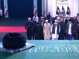 Ayat Perang Badar Dibacakan Saat Delegasi Saudi Hadiri Pemakaman Khamenei