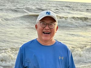 Dilobi Trump, China Bebaskan Pendiri Gereja Bawah Tanah Ezra Jin