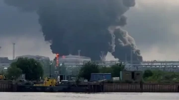 Ukraina Serang Fasilitas Minyak Rusia di St Petersburg