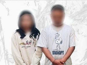 Sejoli Pengedar Sabu Ditangkap Saat Asyik Berduaan di Kamar Kos Mataram