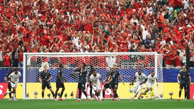 Soccer Football - FIFA World Cup 2026 - Round of 16 - Canada v Morocco - Houston Stadium, Houston, Texas, U.S. - July 4, 2026 Morocco's Azzedine Ounahi scores their first goal past Canada's Maxime Crepeau REUTERS/Hannah Mckay