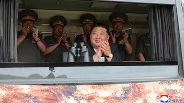Kim Jong Un Pantau Uji Coba Rudal Korut, Minta Kekuatan Tempur Ditambah