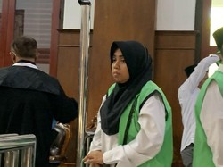 Ulah Nekat Wanita Surabaya Sewa Ekskavator Robohkan Rumah Dinas Bea Cukai