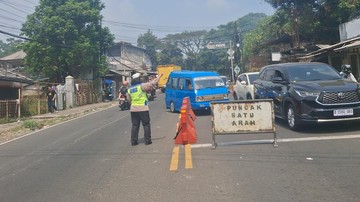 Polisi Terapkan One Way Arah Jakarta Siang Ini, Mobil Menuju Puncak Disetop