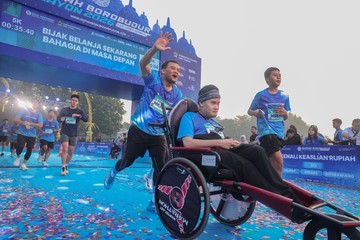 Dorong Kursi Roda Anak, Ahmad Luthfi Ramaikan Rupiah Borobudur Playon 2026