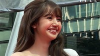 Potret Lisa BLACKPINK Diduga Oplas Hidung, Penampilan Lama Jadi Sorotan
