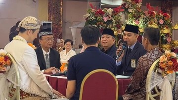 Viral Penghulu di Jaksel Pimpin Nikah Pakai 3 Bahasa Sekaligus, Begini Ceritanya